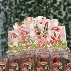 Pink Lipstick Party Favors